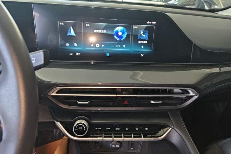 Used CHANGAN Eado 2020 PLUS Blue Whale NE 1.4T GDI DCT Prestige Model Audio And AC Panel
