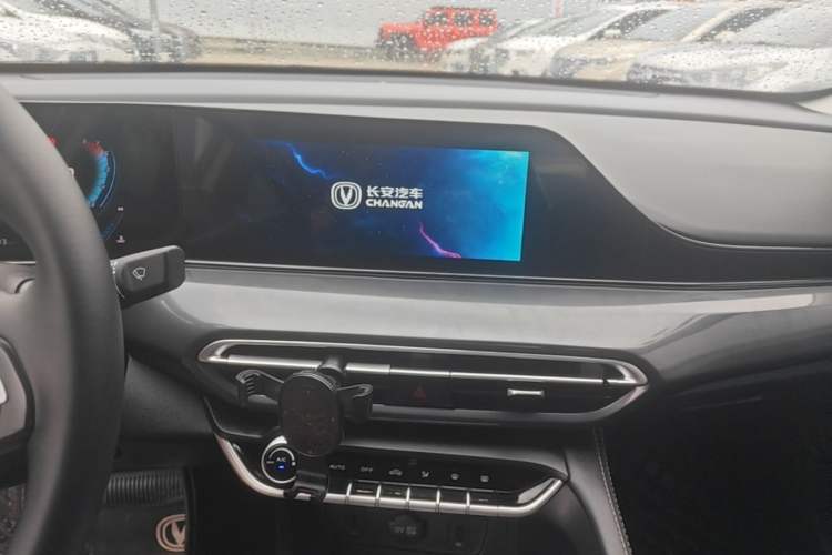 Used CHANGAN Eado 2020 PLUS Blue Whale NE 1.4T GDI DCT Prestige Model Audio And AC Panel