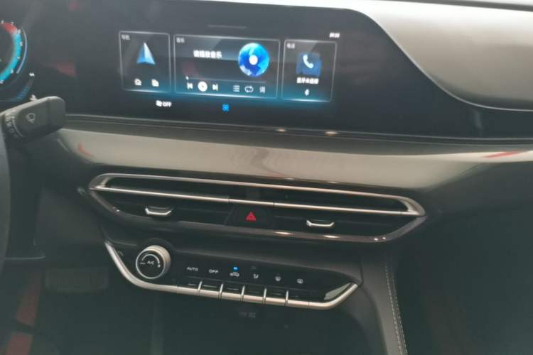 Used CHANGAN Eado 2020 PLUS 1.6L GDI Automatic Luxury Model Audio And AC Panel