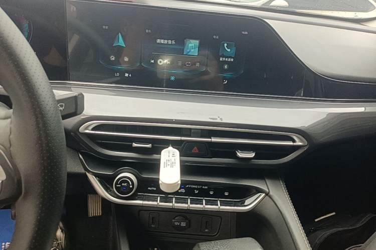 Used CHANGAN Eado 2020 PLUS Million Edition 1.6L GDI CVT Luxury Model Audio And AC Panel
