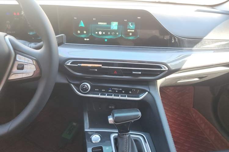 Used CHANGAN Eado 2020 PLUS Million Edition 1.6L GDI CVT Luxury Model Audio And AC Panel