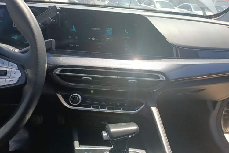 Used CHANGAN Eado 2020 PLUS Blue Whale NE 1.4T GDI DCT Prestige Model Audio And AC Panel