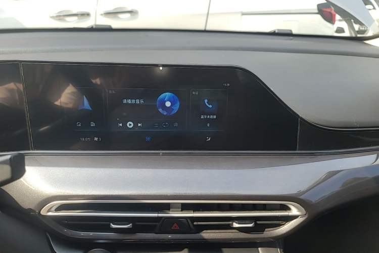 Used CHANGAN Eado 2020 PLUS 1.6L GDI Manual Luxury Model Audio And AC Panel