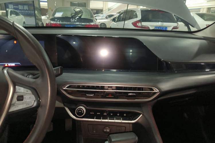 Used CHANGAN Eado 2020 PLUS Blue Whale NE 1.4T GDI DCT Flagship Model Audio And AC Panel