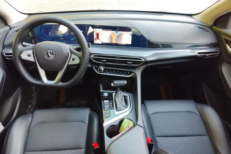 Used CHANGAN Eado 2020 PLUS Blue Whale NE 1.4T GDI DCT Prestige Model Center Console