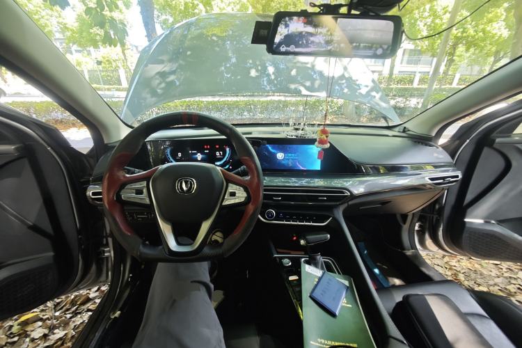 Used CHANGAN Eado 2020 PLUS Blue Whale NE 1.4T GDI DCT Prestige Model Center Console