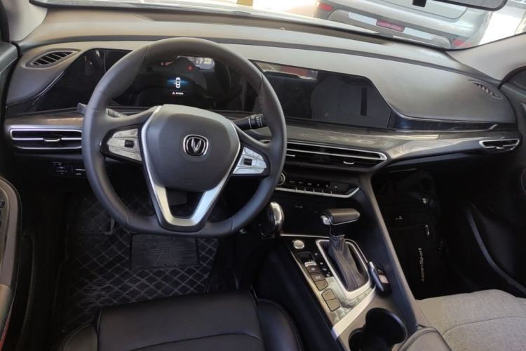 Used CHANGAN Eado 2020 PLUS Blue Whale NE 1.4T GDI DCT Prestige Model Center Console