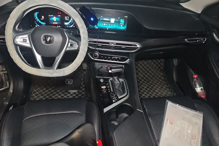 Used CHANGAN Eado 2020 PLUS Blue Whale NE 1.4T GDI DCT Prestige Model Center Console