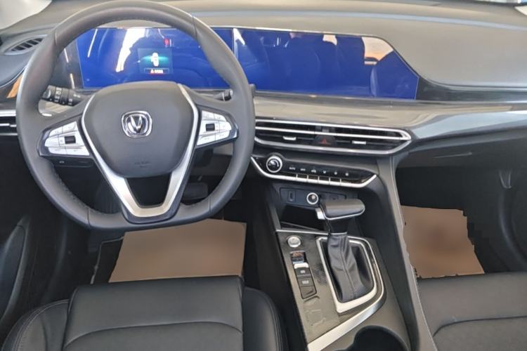 Used CHANGAN Eado 2020 PLUS Blue Whale NE 1.4T GDI DCT Prestige Model Center Console