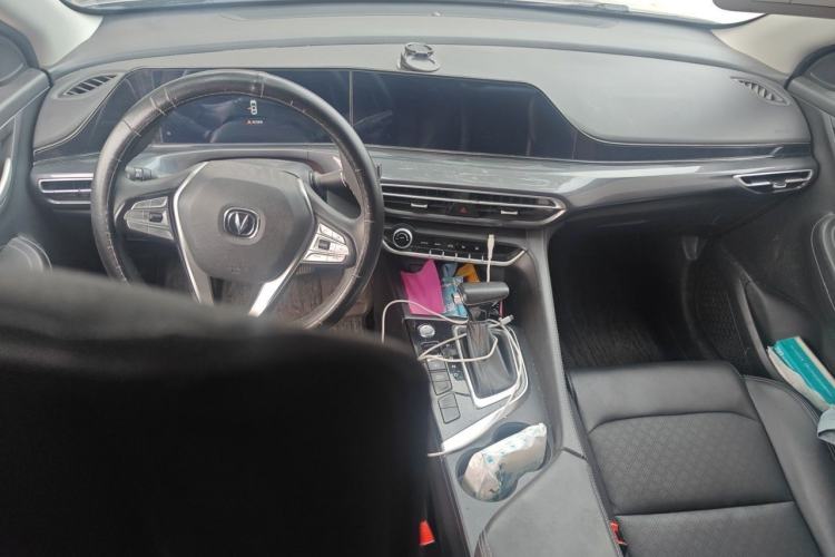 Used CHANGAN Eado 2020 PLUS Blue Whale NE 1.4T GDI DCT Prestige Model Center Console