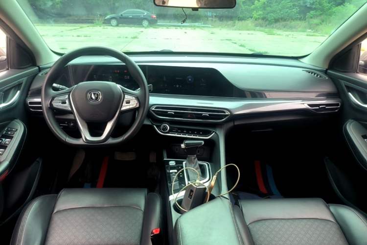 Used CHANGAN Eado 2020 PLUS Blue Whale NE 1.4T GDI DCT Prestige Model Center Console