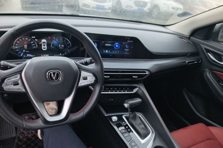 Used CHANGAN Eado 2020 PLUS Blue Whale NE 1.4T GDI DCT Flagship Model Center Console