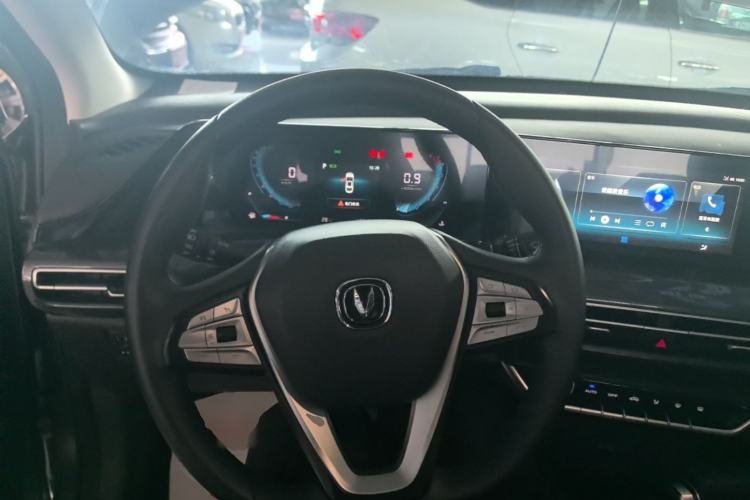 Used CHANGAN Eado 2020 PLUS Blue Whale NE 1.4T GDI DCT Prestige Model Center Console