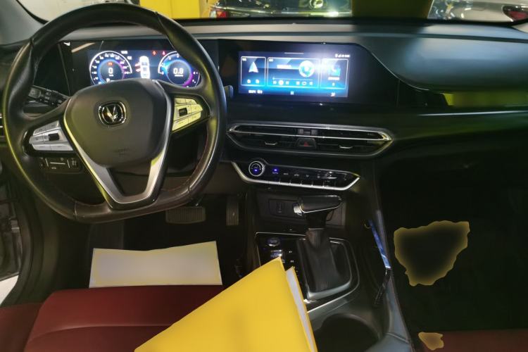 Used CHANGAN Eado 2020 PLUS Blue Whale NE 1.4T GDI DCT Flagship Model Center Console