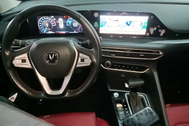 Used CHANGAN Eado 2020 PLUS Blue Whale NE 1.4T GDI DCT Flagship Model Center Console