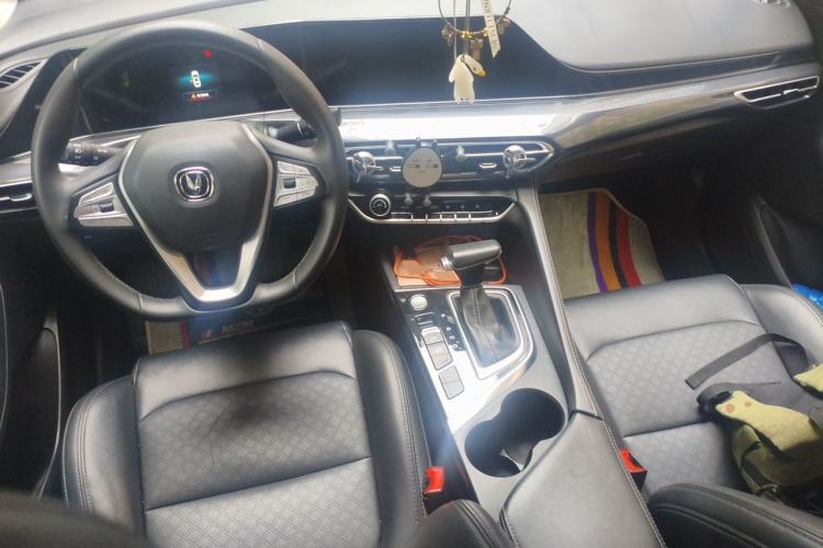 Used CHANGAN Eado 2020 PLUS Blue Whale NE 1.4T GDI DCT Prestige Model Center Console