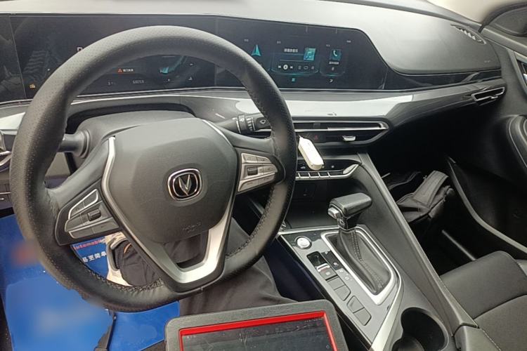 Used CHANGAN Eado 2020 PLUS Million Edition 1.6L GDI CVT Luxury Model Center Console