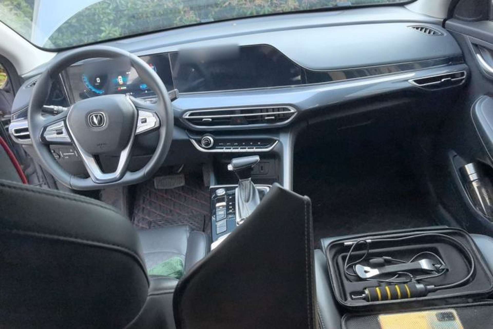 Used CHANGAN Eado 2020 PLUS Blue Whale NE 1.4T GDI DCT Prestige Model Center Console