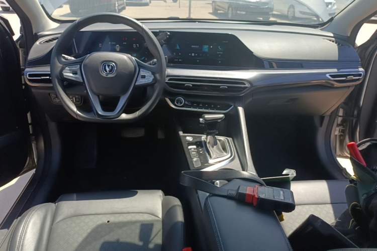 Used CHANGAN Eado 2020 PLUS Blue Whale NE 1.4T GDI DCT Prestige Model Center Console