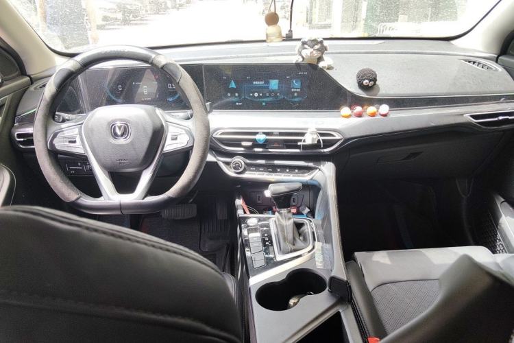 Used CHANGAN Eado 2020 PLUS Blue Whale NE 1.4T GDI DCT Prestige Model Center Console