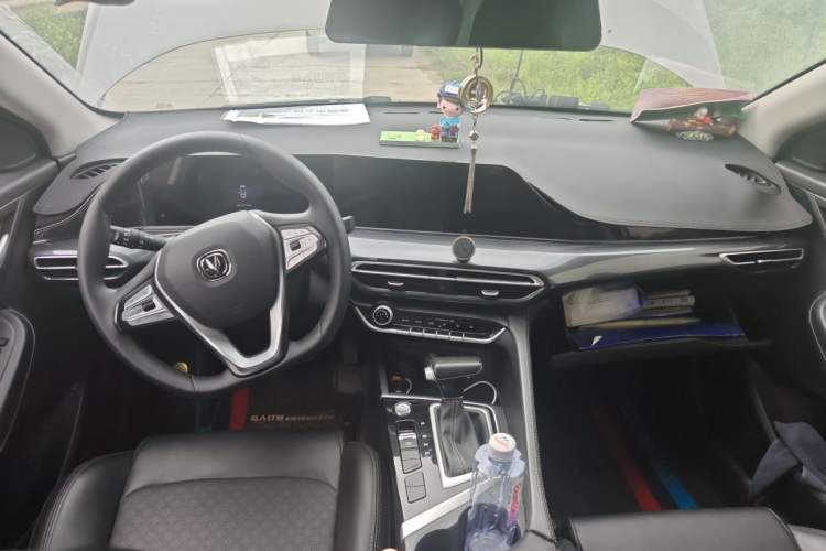 Used CHANGAN Eado 2020 PLUS Million Edition 1.6L GDI CVT Luxury Model Center Console