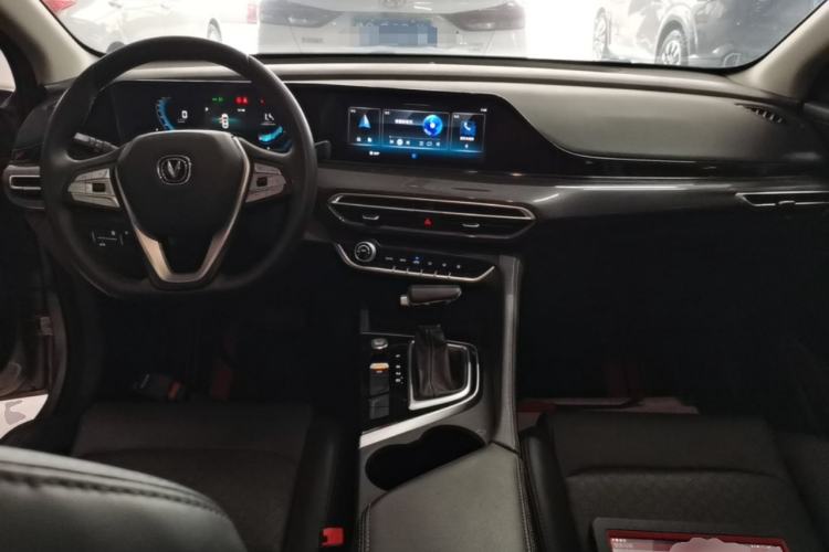Used CHANGAN Eado 2020 PLUS 1.6L GDI Automatic Luxury Model Center Console