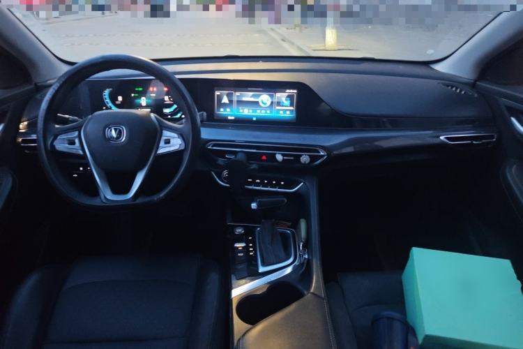 Used CHANGAN Eado 2020 PLUS Blue Whale NE 1.4T GDI DCT Prestige Model Center Console