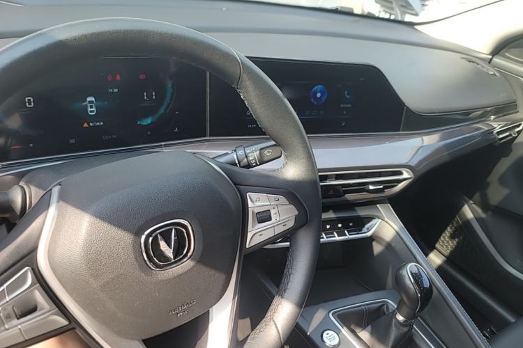 Used CHANGAN Eado 2020 PLUS 1.6L GDI Manual Luxury Model Center Console