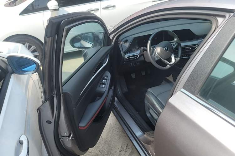 Used CHANGAN Eado 2020 PLUS 1.6L GDI Manual Luxury Model Driver Seat