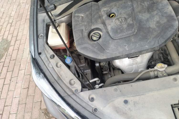 Used CHANGAN Eado 2020 PLUS 1.6L GDI Manual Luxury Model Engine Bay Right