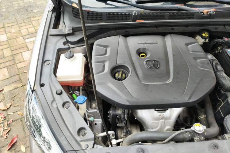 Used CHANGAN Eado 2020 PLUS 1.6L GDI Automatic Luxury Model Engine Bay Right