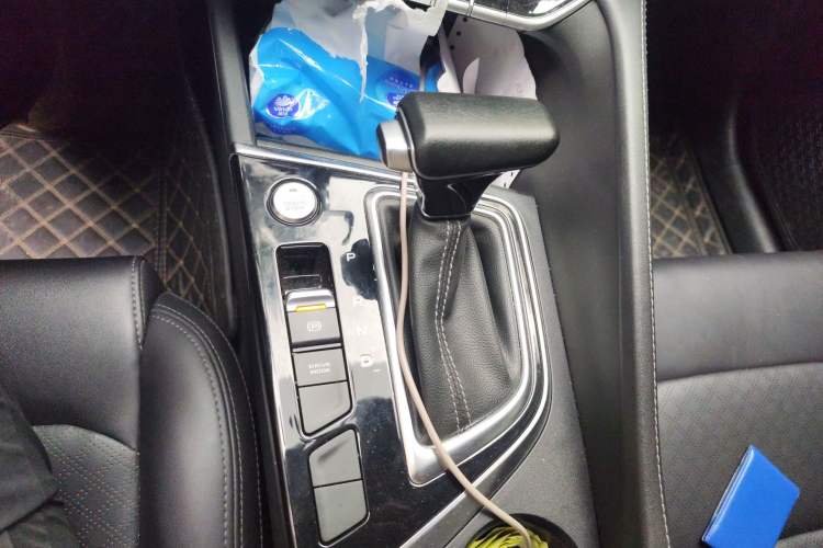 Used CHANGAN Eado 2020 PLUS Blue Whale NE 1.4T GDI DCT Prestige Model Gear Lever