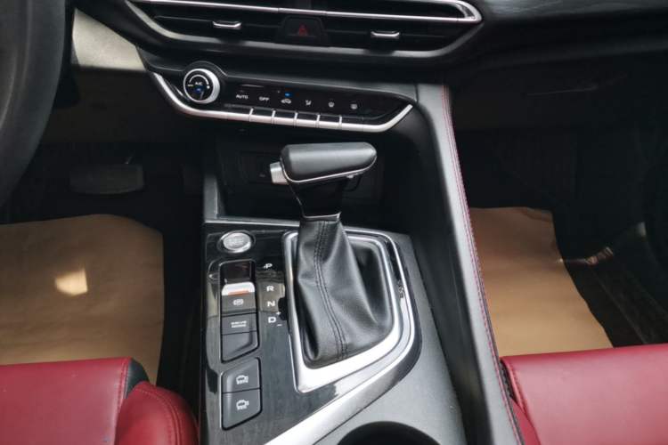 Used CHANGAN Eado 2020 PLUS Blue Whale NE 1.4T GDI DCT Flagship Model Gear Lever