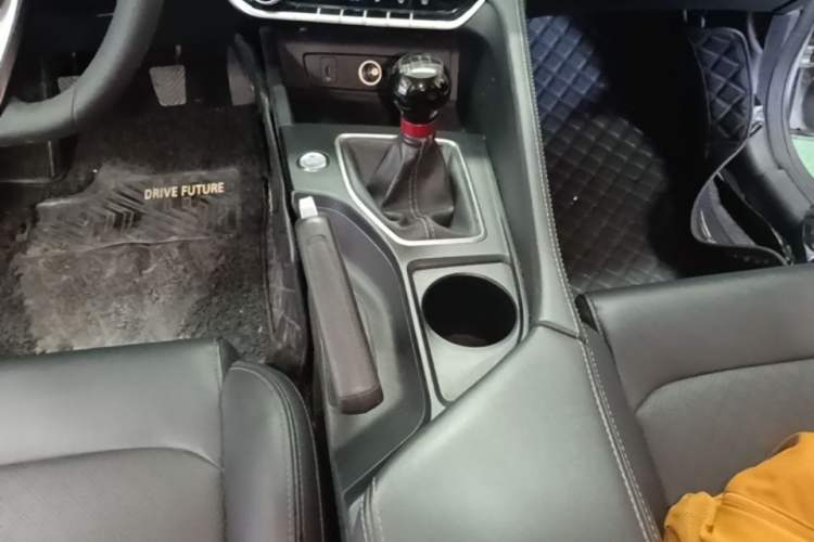 Used CHANGAN Eado 2020 PLUS 1.6L GDI Manual Luxury Model Gear Lever