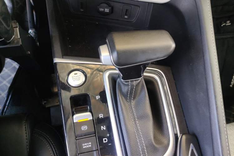 Used CHANGAN Eado 2020 PLUS Blue Whale NE 1.4T GDI DCT Prestige Model Gear Lever