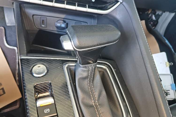 Used CHANGAN Eado 2020 PLUS Blue Whale NE 1.4T GDI DCT Prestige Model Gear Lever