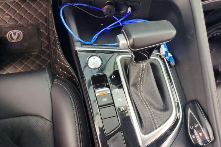 Used CHANGAN Eado 2020 PLUS 1.6L GDI Automatic Luxury Model Gear Lever