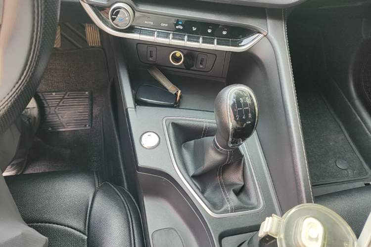 Used CHANGAN Eado 2020 PLUS 1.6L GDI Manual Luxury Model Gear Lever
