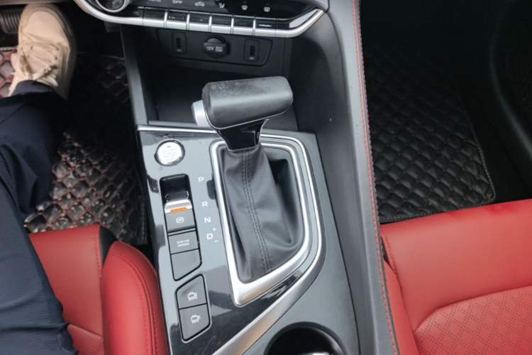 Used CHANGAN Eado 2020 PLUS Blue Whale NE 1.4T GDI DCT Flagship Model Gear Lever
