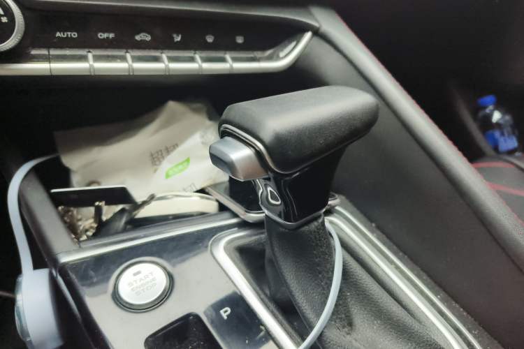 Used CHANGAN Eado 2020 PLUS Blue Whale NE 1.4T GDI DCT Flagship Model Gear Lever