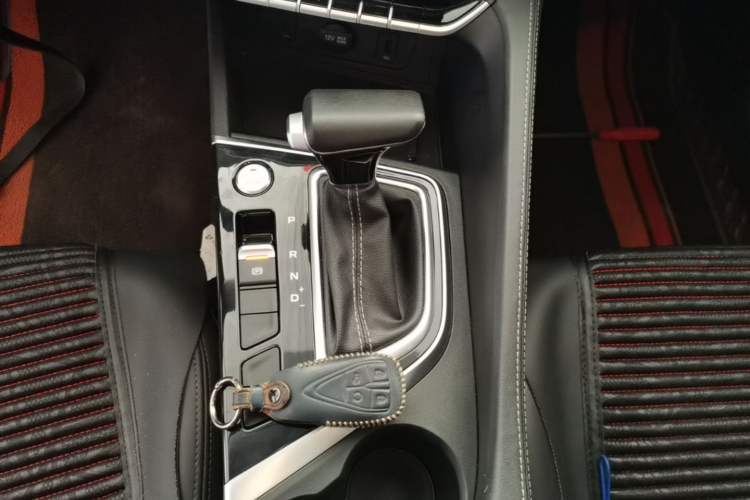 Used CHANGAN Eado 2020 PLUS 1.6L GDI Automatic Luxury Model Gear Lever