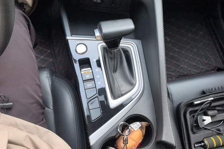 Used CHANGAN Eado 2020 PLUS Blue Whale NE 1.4T GDI DCT Prestige Model Gear Lever