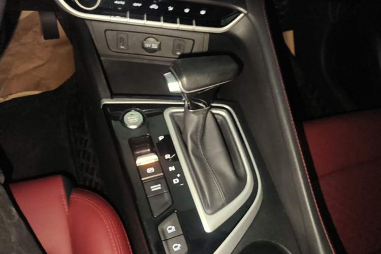Used CHANGAN Eado 2020 PLUS Blue Whale NE 1.4T GDI DCT Flagship Model Gear Lever