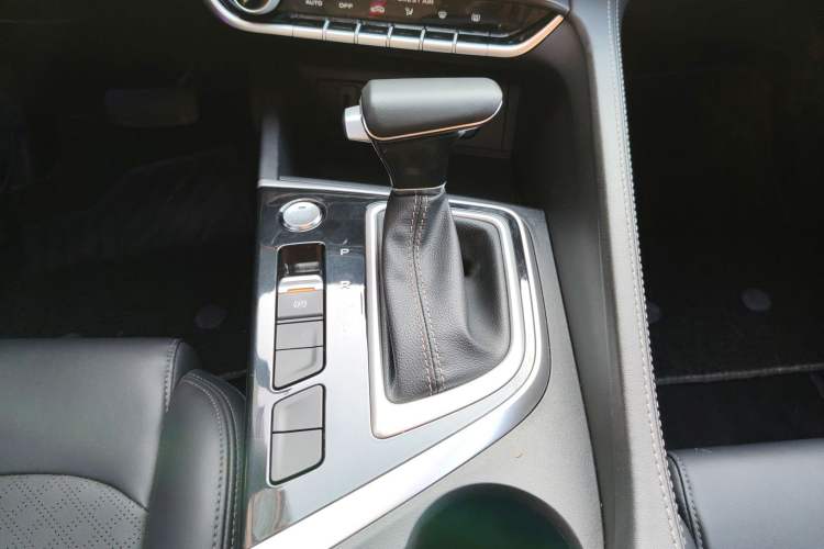Used CHANGAN Eado 2020 PLUS Million Edition 1.6L GDI CVT Luxury Model Gear Lever
