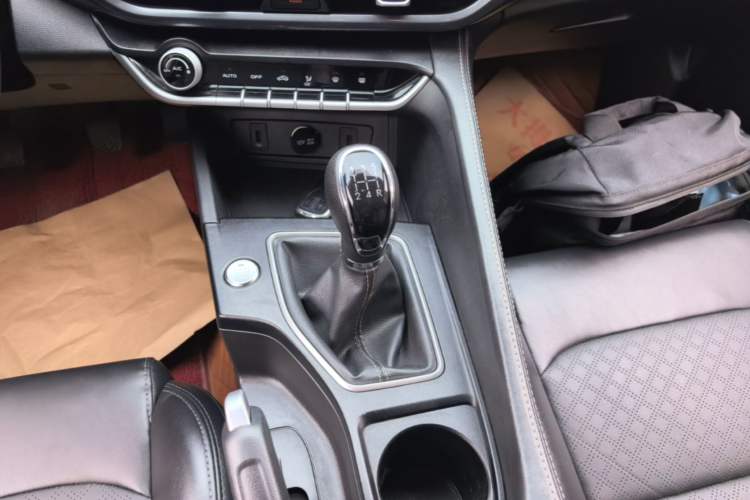 Used CHANGAN Eado 2020 PLUS 1.6L GDI Manual Luxury Model Gear Lever