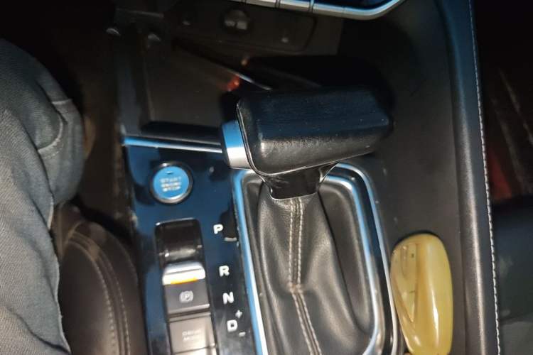 Used CHANGAN Eado 2020 PLUS Blue Whale NE 1.4T GDI DCT Prestige Model Gear Lever