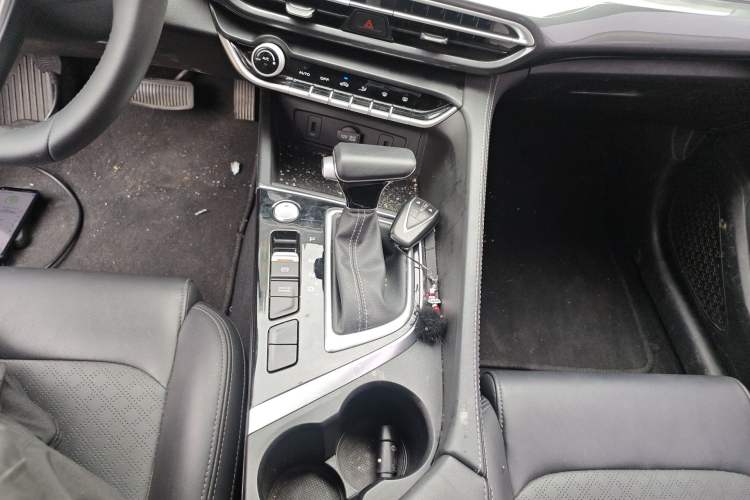 Used CHANGAN Eado 2020 PLUS Blue Whale NE 1.4T GDI DCT Prestige Model Gear Lever