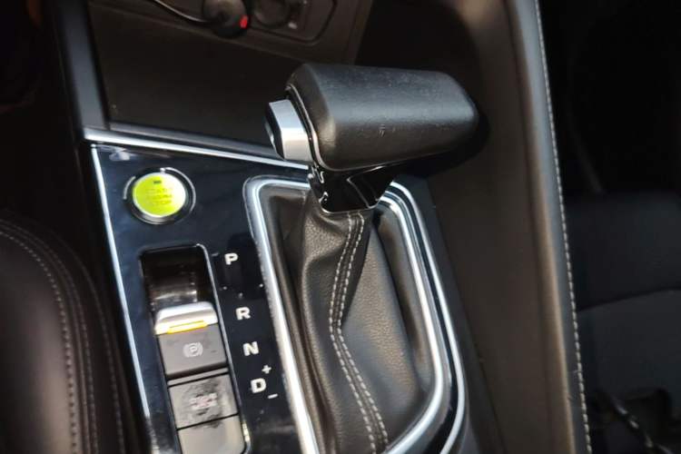 Used CHANGAN Eado 2020 PLUS Blue Whale NE 1.4T GDI DCT Prestige Model Gear Lever