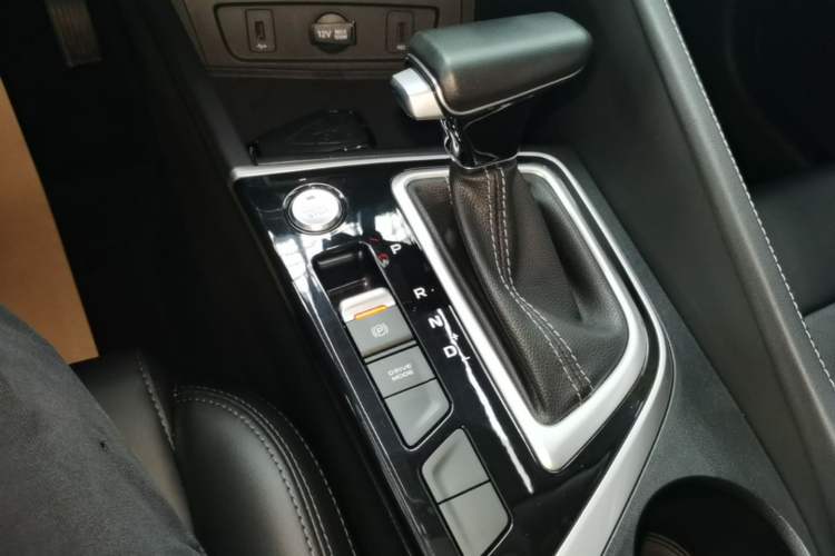 Used CHANGAN Eado 2020 PLUS Blue Whale NE 1.4T GDI DCT Prestige Model Gear Lever