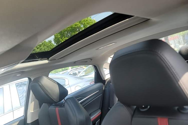 Used CHANGAN Eado 2020 PLUS 1.6L GDI Manual Luxury Model Headliner